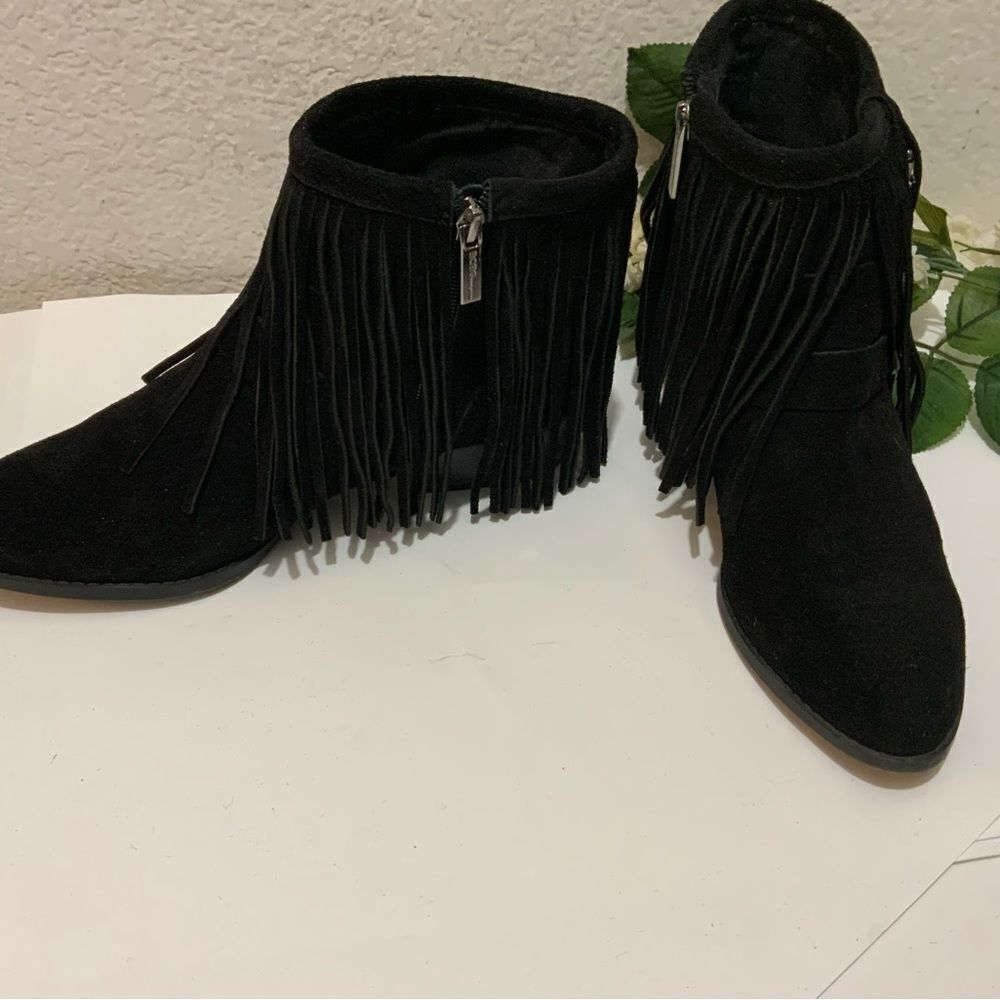 BCBG Capricorn Leather Fringed Bootie, Size 9/ 39 - Picture 13 of 13
